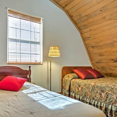 Rustic Taswell Cabin Grill And Walk To Patoka Lake! Exterior photo